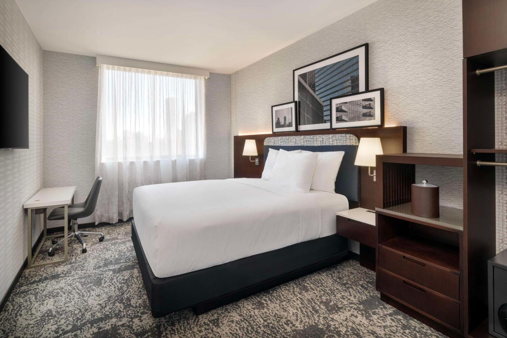 Hotel Doubletree By Hilton Long Island City, Ny